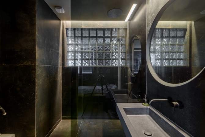 Dodavatelé:   Jakub Krajník  /   A-Trio   /   DesignVille   /   BoConcept   /   ProfiLighting   /   Gravelli   /   Louvre design   /   Malovane tapety   /   M.Daňková, J.Lepíková, J.Surma obrazy